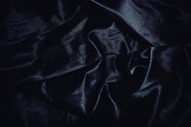 siyah-saten-kumas-elbise-kombinleri